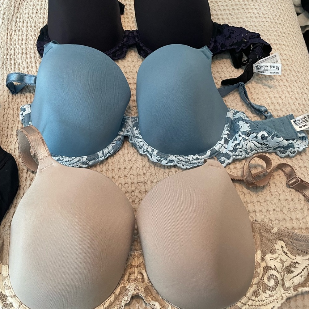 Wacoal 34DD lot of 4 Bras are